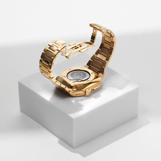 Gold discount case watch